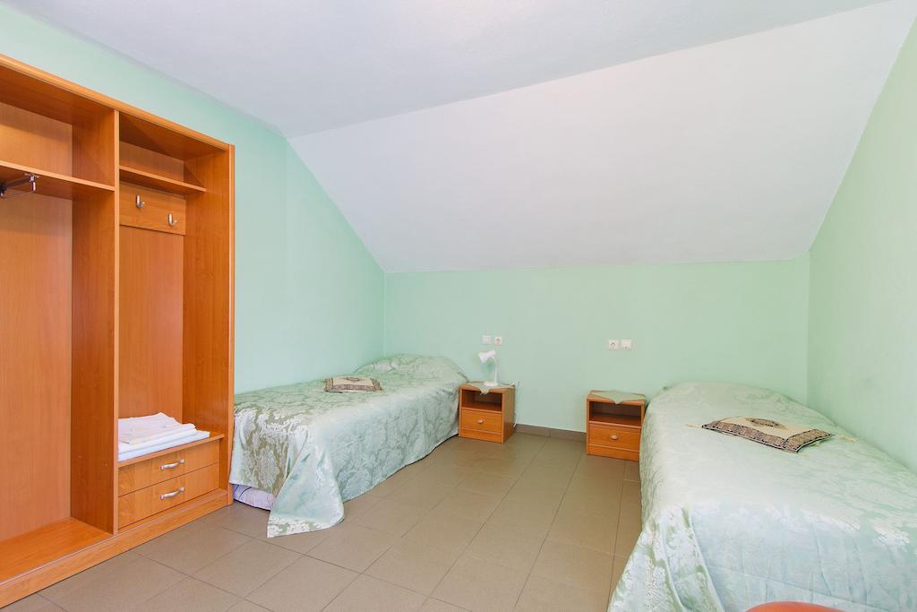 Motel Evrica Horezu Bilik gambar