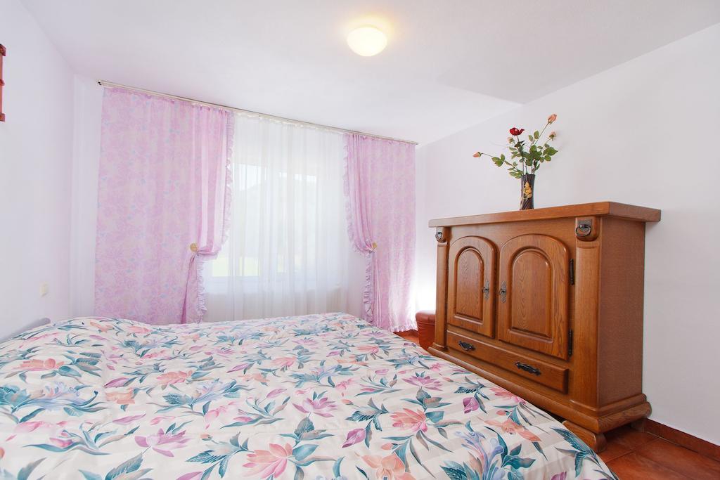 Motel Evrica Horezu Bilik gambar
